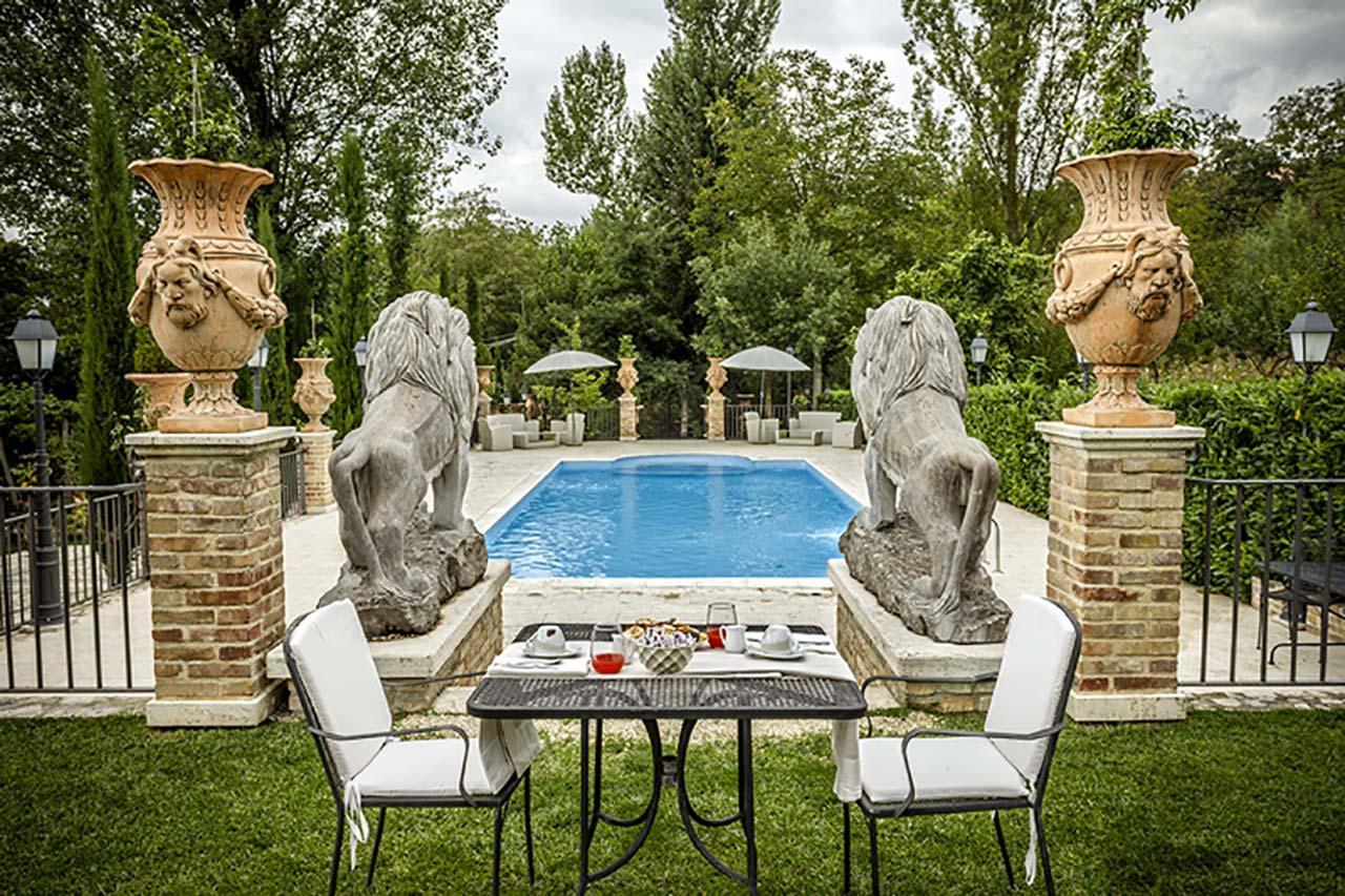 Hotel Guerrinuccio Челано Екстериор снимка