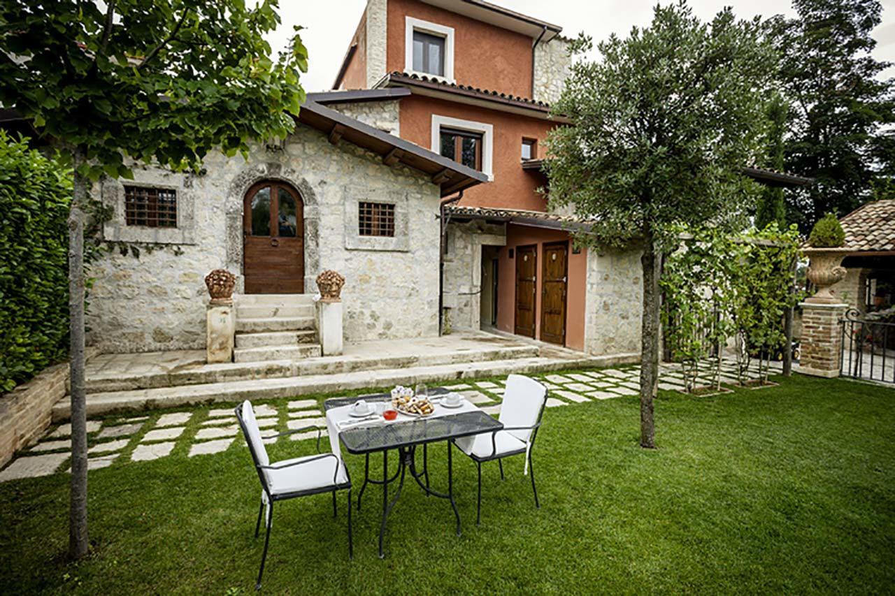 Hotel Guerrinuccio Челано Екстериор снимка