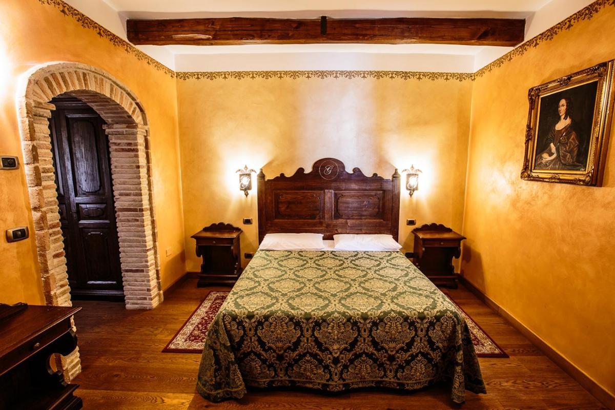 Hotel Guerrinuccio Челано Екстериор снимка